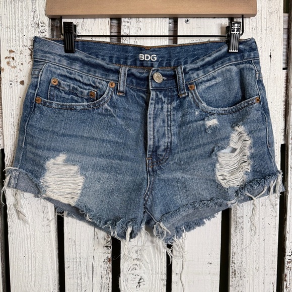 BDG Urban Outfitters Tomgirl Distress Button Fly Jean Shorts Sz 25” Boho Concert - Picture 1 of 10